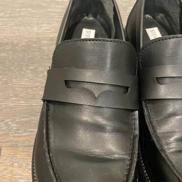 SOLD Steve Madden Loto Loafer - Picture 2 of 7